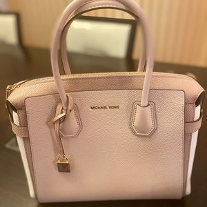 MICHAEL KORS 
Pebbled Leather Belted Satchel